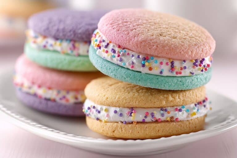 Pastel Sugar Cookie Sandwiches featured
