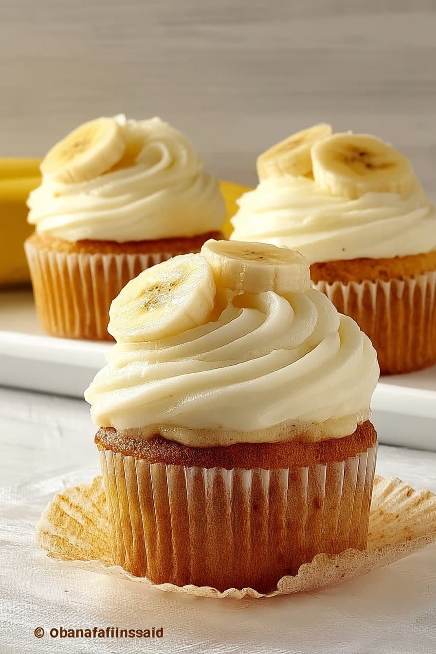 Banana Cream Cupcakes serving